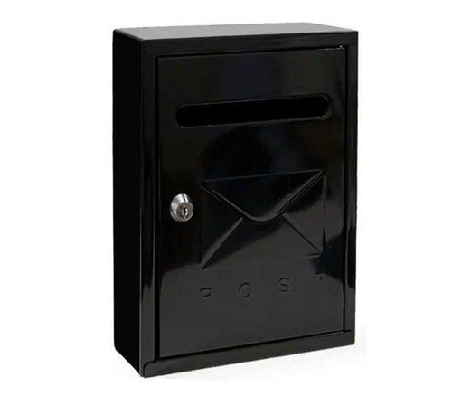 Cassetta postale nera buca